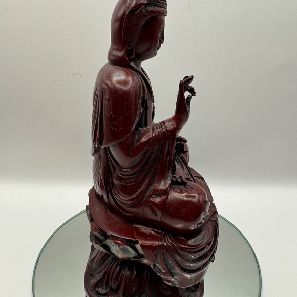 Kwan Yin Buddha figurine in red resin. Kuan Yin Guang Ying sitting buddha. - Picture 3 of 11